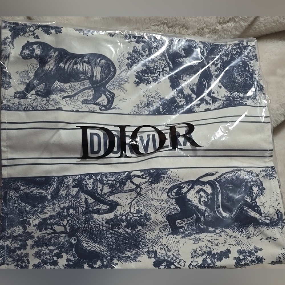 DIOR DIORVIERA NAVY $ WHITE TOTE